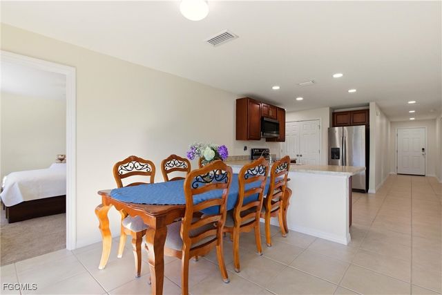 3820 NE 10th PL, Cape Coral, FL 33909