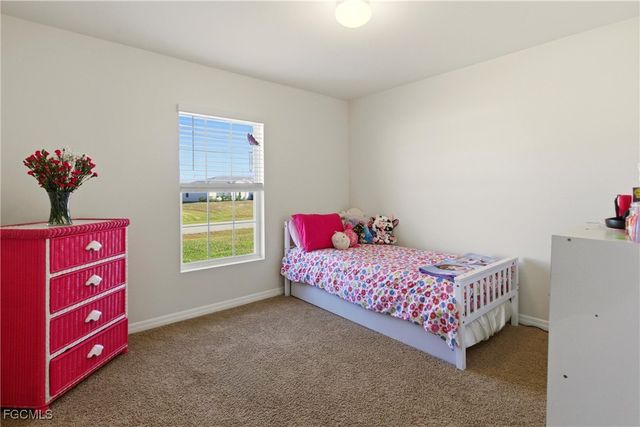 3820 NE 10th PL, Cape Coral, FL 33909