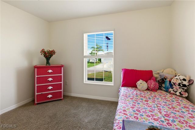 3820 NE 10th PL, Cape Coral, FL 33909