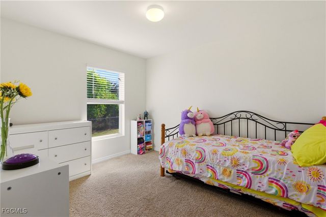 3820 NE 10th PL, Cape Coral, FL 33909