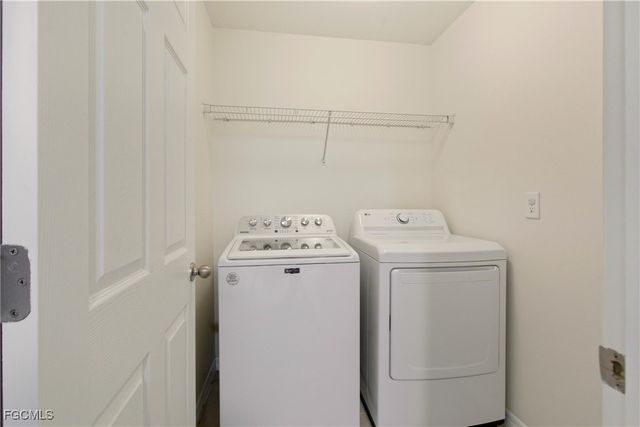 3820 NE 10th PL, Cape Coral, FL 33909