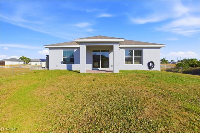 3820 NE 10th PL, Cape Coral, FL 33909