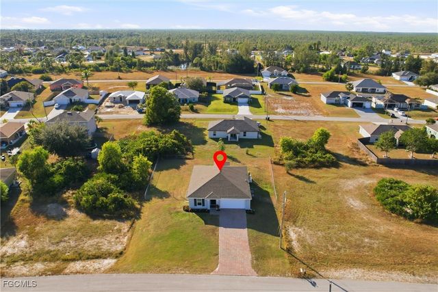 3820 NE 10th PL, Cape Coral, FL 33909