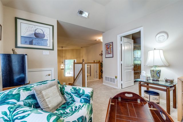 327 Kahala Drive, Dallas, TX 75218