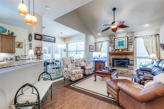 327 Kahala Drive, Dallas, TX 75218
