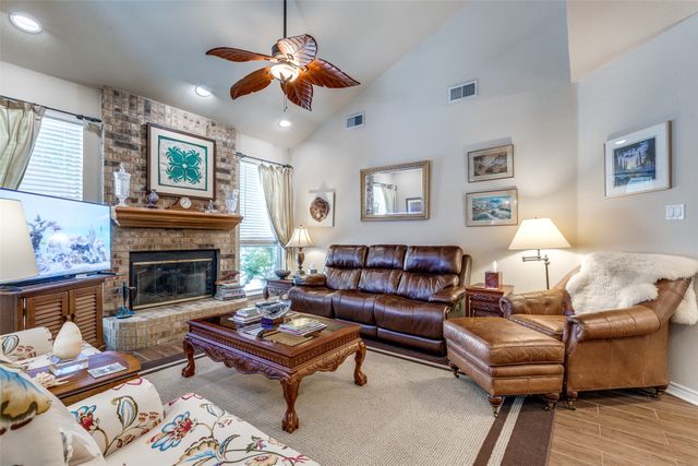 327 Kahala Drive, Dallas, TX 75218