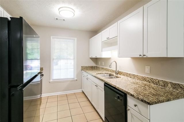 8605 Collins Drive, Jonesboro, GA 30236