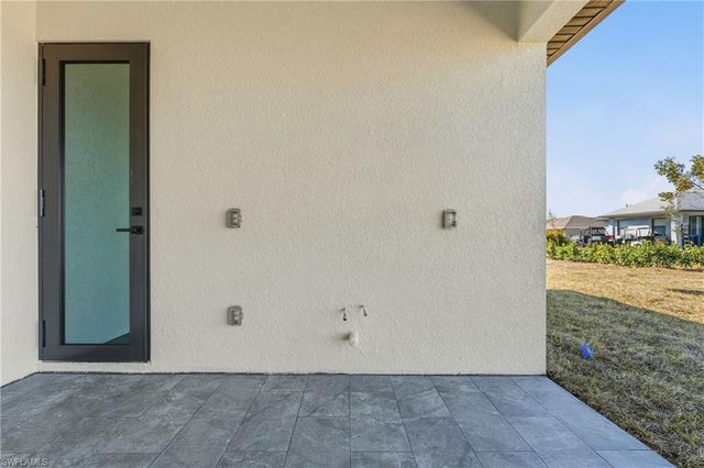 1030 NE 2nd AVE, Cape Coral, FL 33909