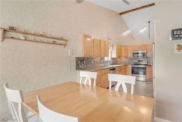 9278 Clark Circle, Twinsburg, OH 44087