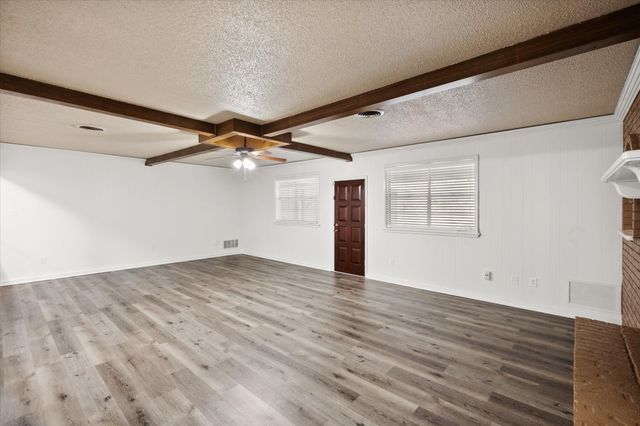 1231 Bow Creek Drive, Duncanville, TX 75116