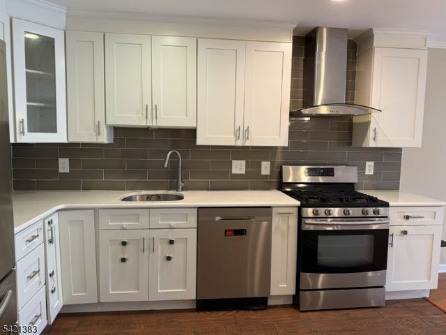 54 Holly Ct 54, Edison Twp., NJ 08820