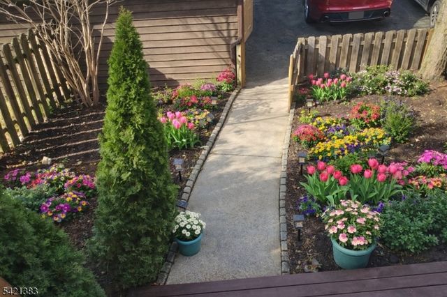 54 Holly Ct 54, Edison Twp., NJ 08820