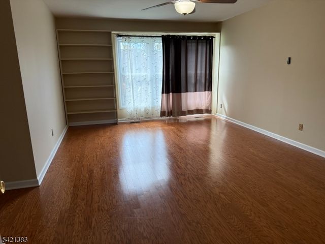 54 Holly Ct 54, Edison Twp., NJ 08820