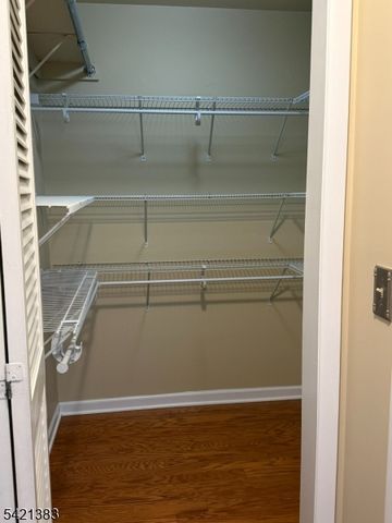 54 Holly Ct 54, Edison Twp., NJ 08820