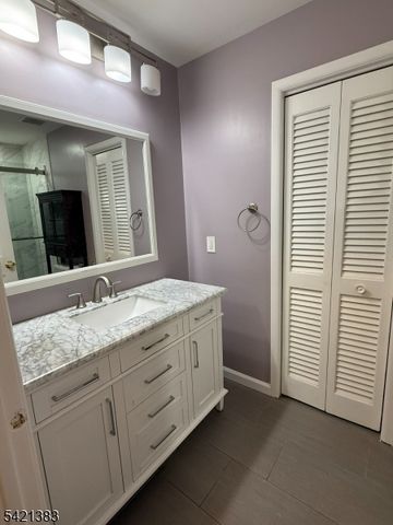 54 Holly Ct 54, Edison Twp., NJ 08820