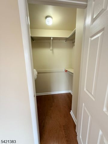 54 Holly Ct 54, Edison Twp., NJ 08820