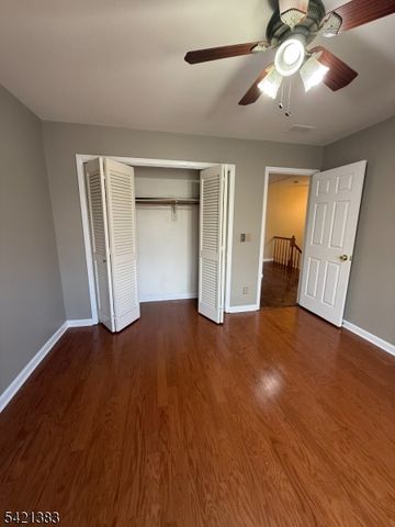 54 Holly Ct 54, Edison Twp., NJ 08820