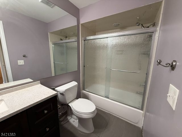 54 Holly Ct 54, Edison Twp., NJ 08820