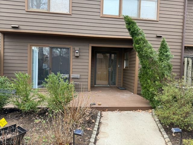 54 Holly Ct 54, Edison Twp., NJ 08820