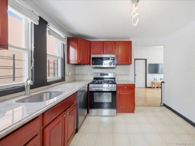 4423 Mundy Lane 2, Bronx, NY 10466