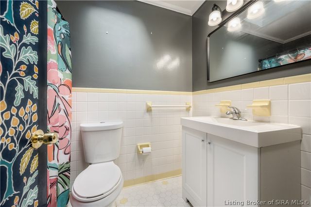 2116 Palmer Court, New Albany, IN 47150