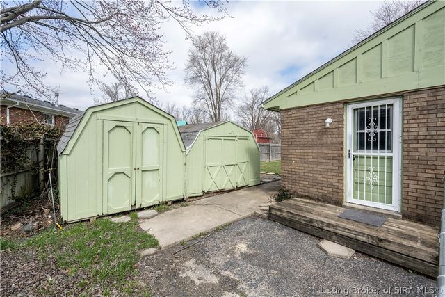 2116 Palmer Court, New Albany, IN 47150