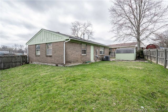 2116 Palmer Court, New Albany, IN 47150