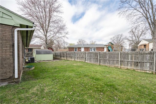 2116 Palmer Court, New Albany, IN 47150