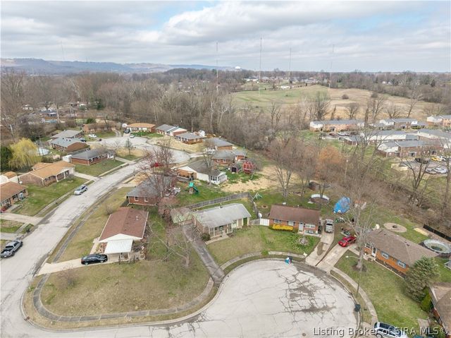 2116 Palmer Court, New Albany, IN 47150