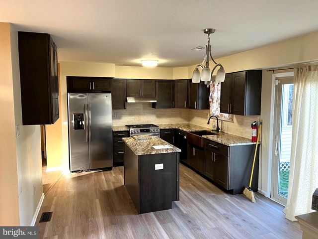 621 NICOLE DR, Southampton, PA 18966