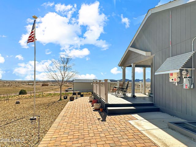 25818 N RIESLING Lane, Paulden, AZ 86334