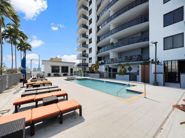 2301 SW 27th Ave 1403, Miami, FL 33145