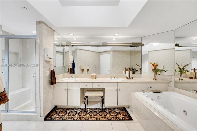 2000 Island Boulevard 602, Aventura, FL 33160