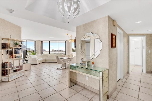 2000 Island Boulevard 602, Aventura, FL 33160