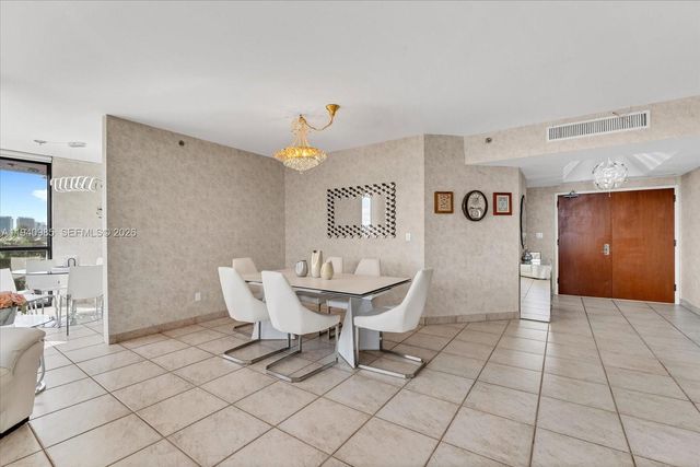 2000 Island Boulevard 602, Aventura, FL 33160