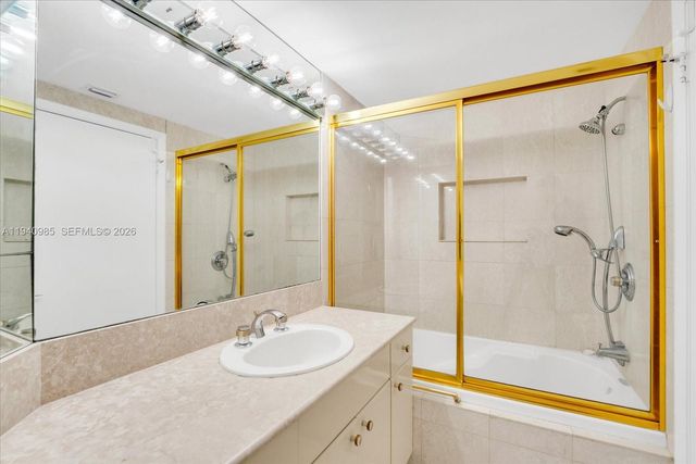 2000 Island Boulevard 602, Aventura, FL 33160