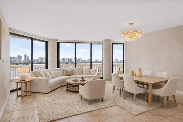 2000 Island Boulevard 602, Aventura, FL 33160