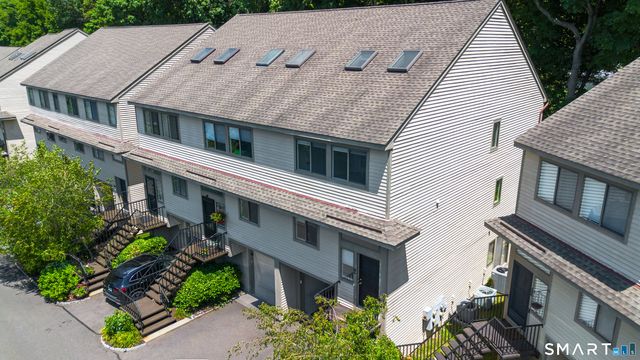 2435 Bedford Street 11C, Stamford, CT 06905