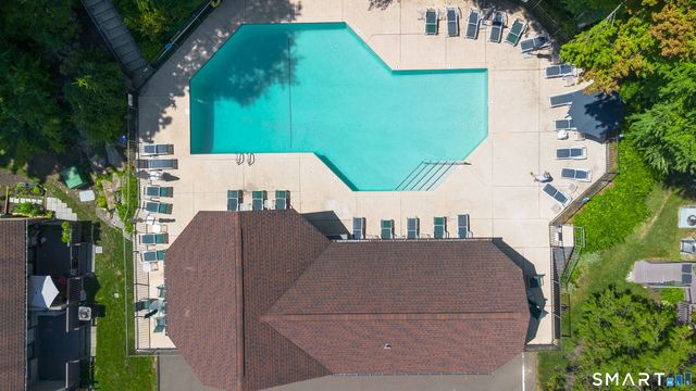 2435 Bedford Street 11C, Stamford, CT 06905