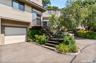 2435 Bedford Street 11C, Stamford, CT 06905