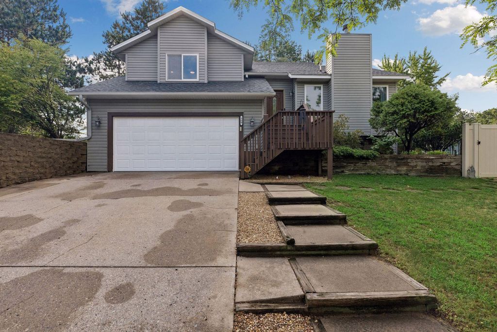 360 117th Avenue NW, Coon Rapids, MN 55448
