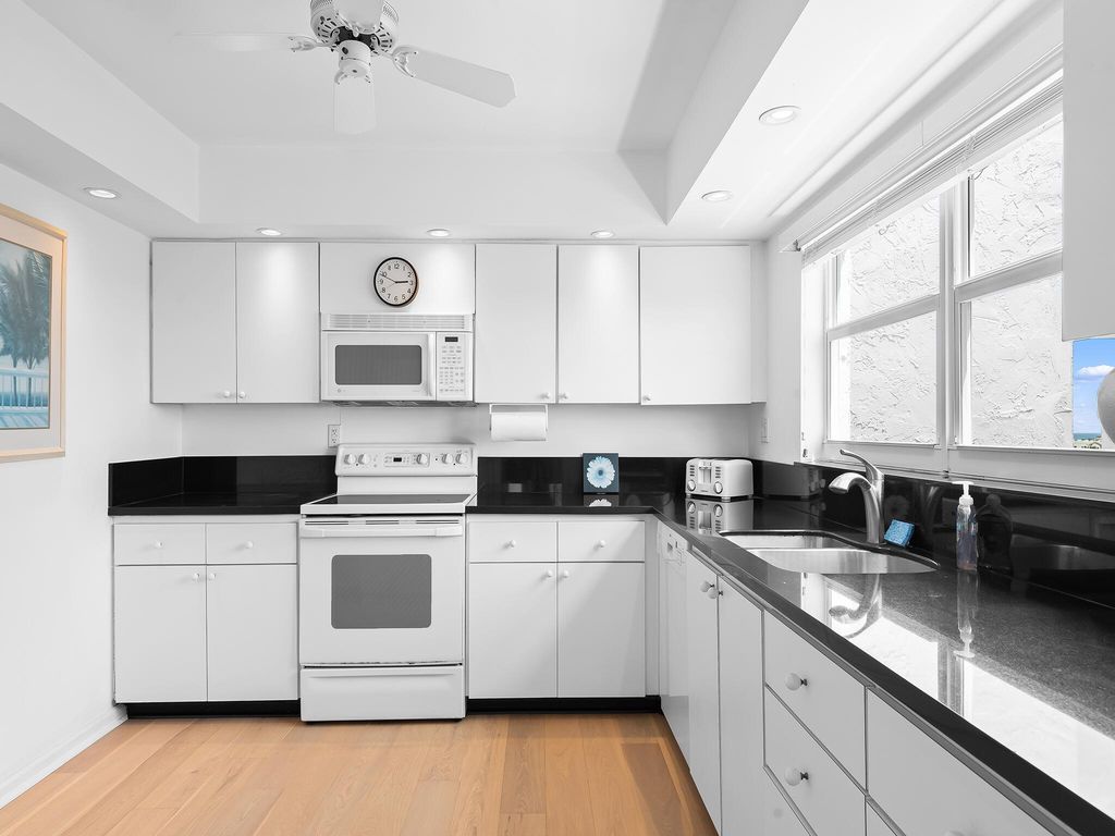 Image 15 of property listing at 3310 S Ocean Boulevard 832d, Highland Beach, FL 33487