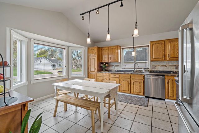 12120 87th Avenue N, Maple Grove, MN 55369