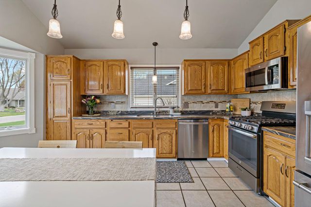 12120 87th Avenue N, Maple Grove, MN 55369