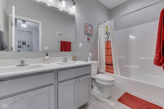 4349 Ironclad Drive, Bargersville, IN 46106