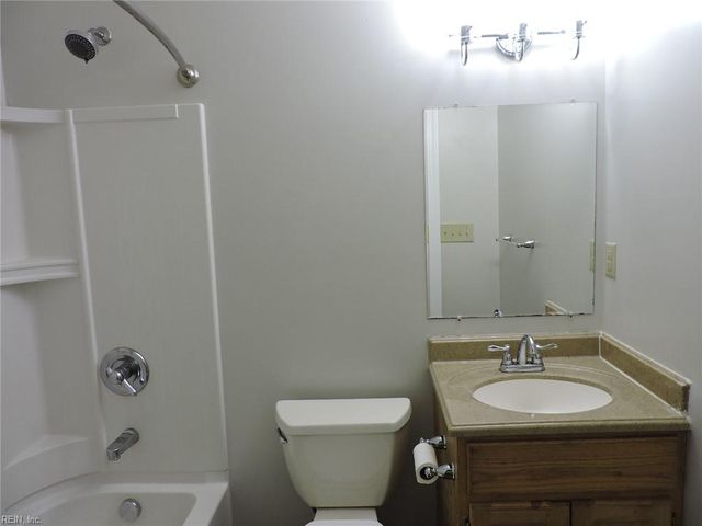 8259 Guinea RD, Hayes, VA 23072