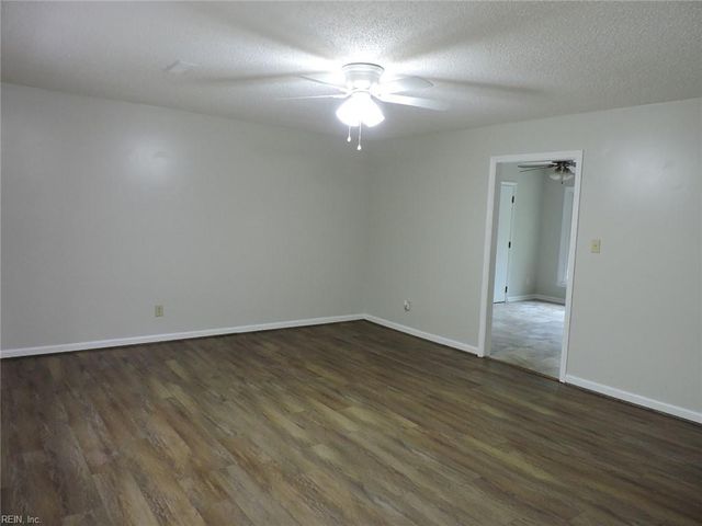 8259 Guinea RD, Hayes, VA 23072