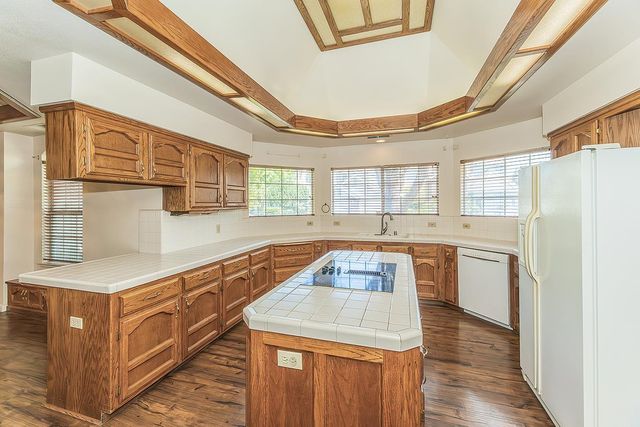 534 E Mariners Circle, Fresno, CA 93730