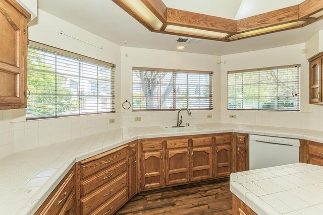 534 E Mariners Circle, Fresno, CA 93730