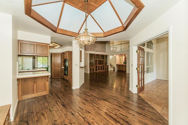 534 E Mariners Circle, Fresno, CA 93730